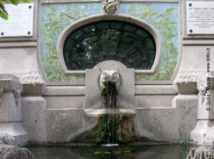 fontana con l'ippopotamo